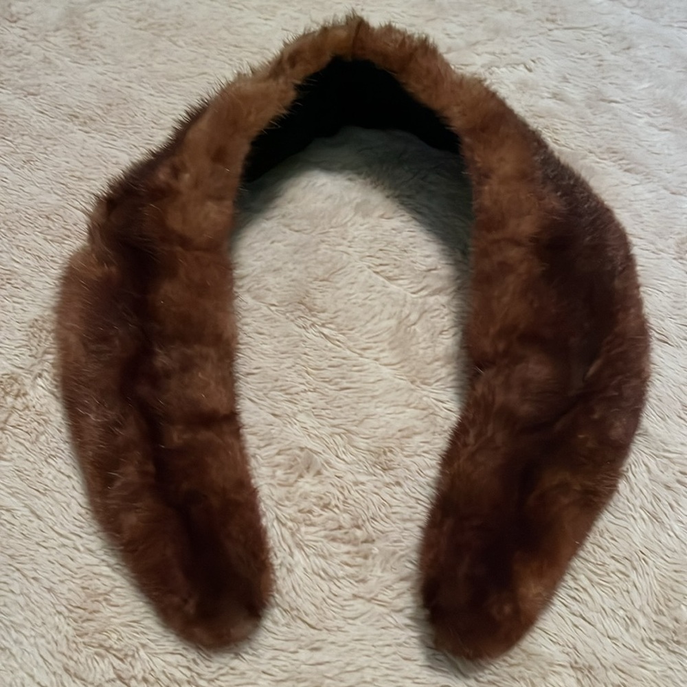 Women’s Vintage 1960’s Brown Mink Fur Collar